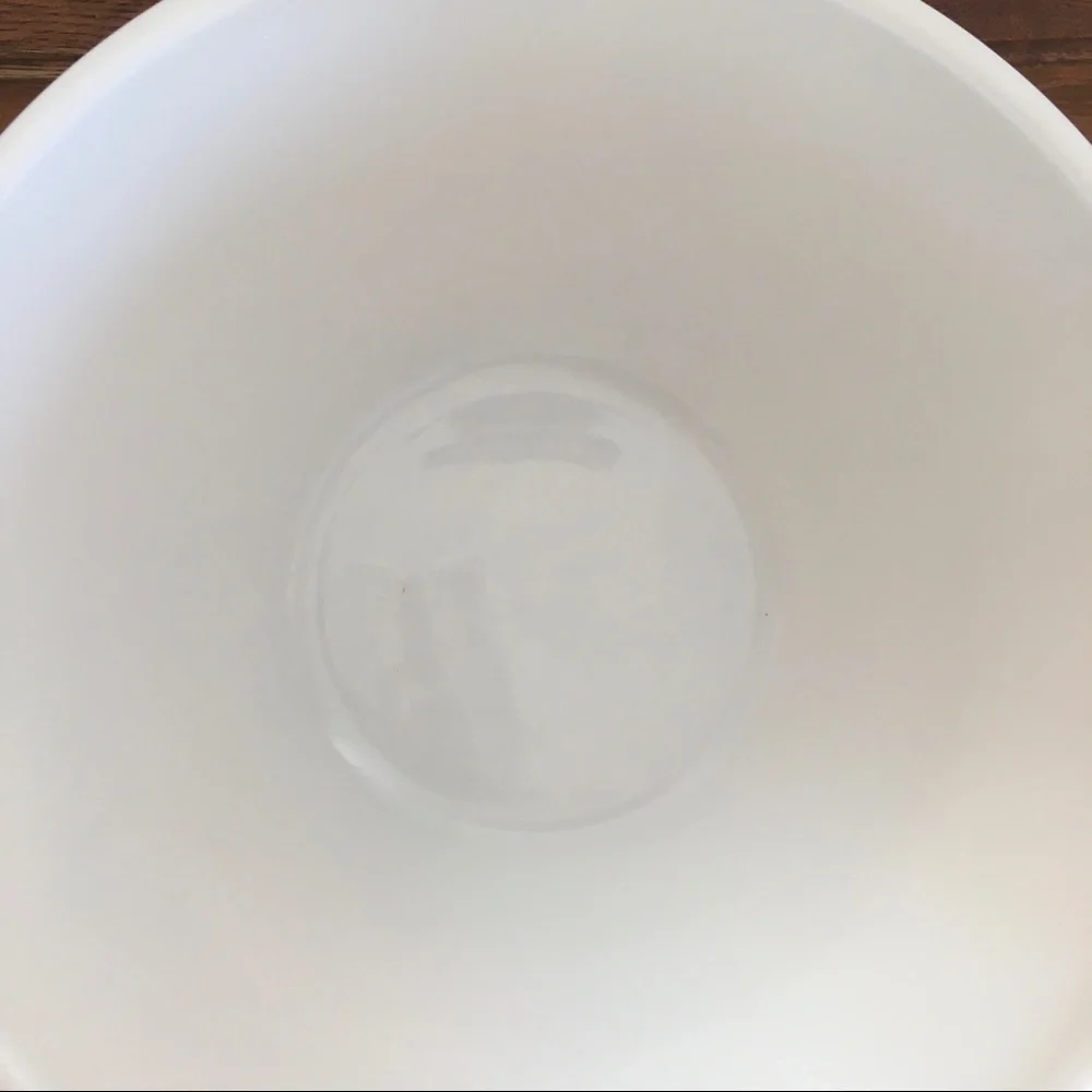 Vintage McKee Mixing bowl White 3 liter Iridescent Glass ceramic MCM